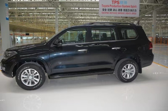 Auf Lager Offroad-SUV Large Power Large Space Drei Farben Automobilbau fortschrittliche Motorentechnologie