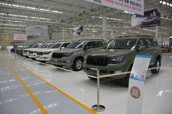 Auf Lager Offroad-SUV Large Power Large Space Drei Farben Automobilbau fortschrittliche Motorentechnologie